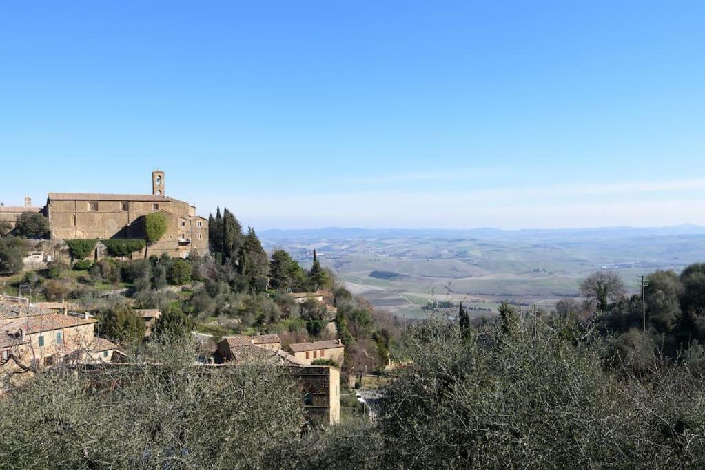 A Tuscan View Hotel Montalcino Exterior foto